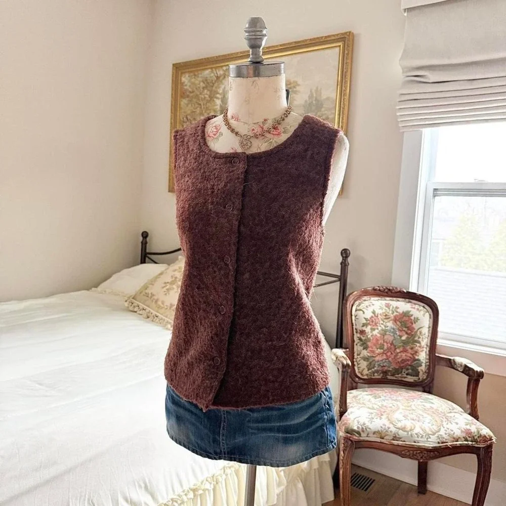 Brown sweater vest   90s departures‎ fuzzy vest size medium